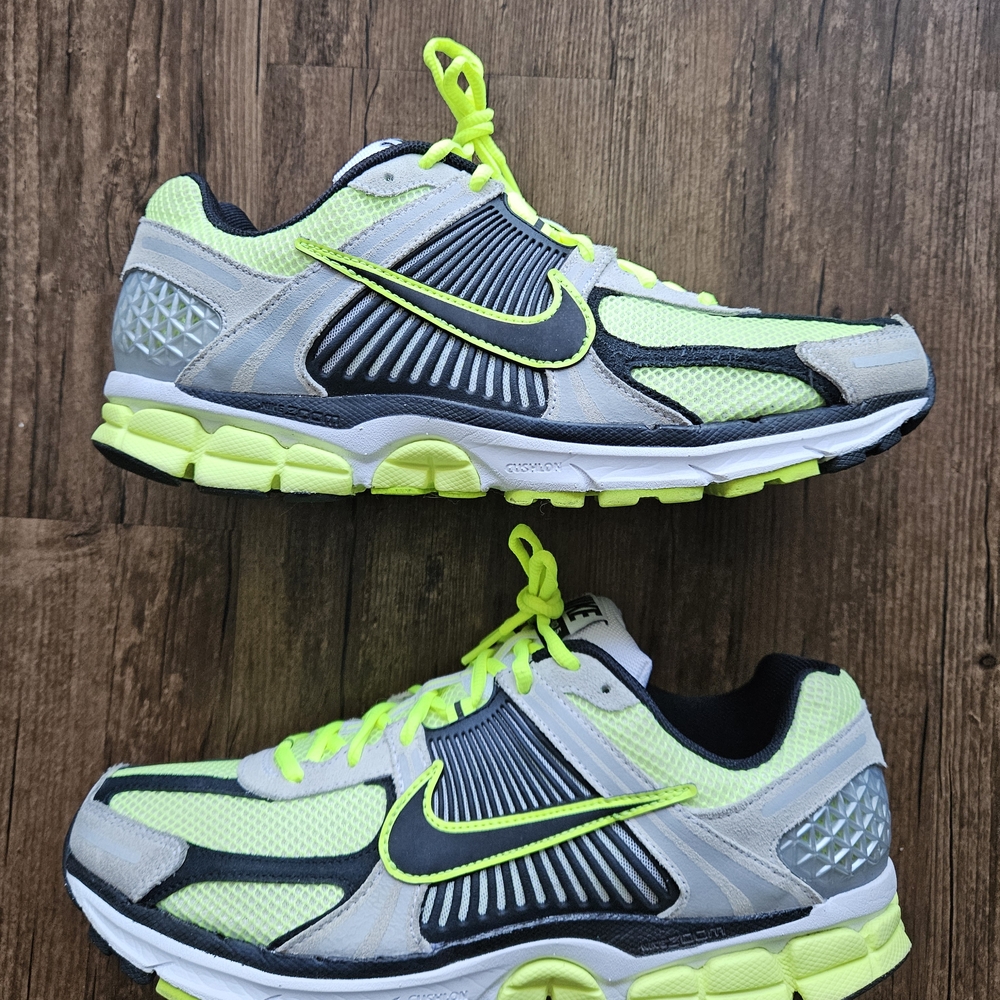Nike Vomero 5